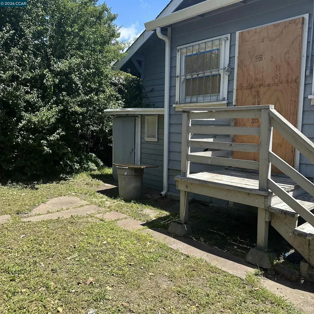 1605 90th Avenue Oakland CA 94603