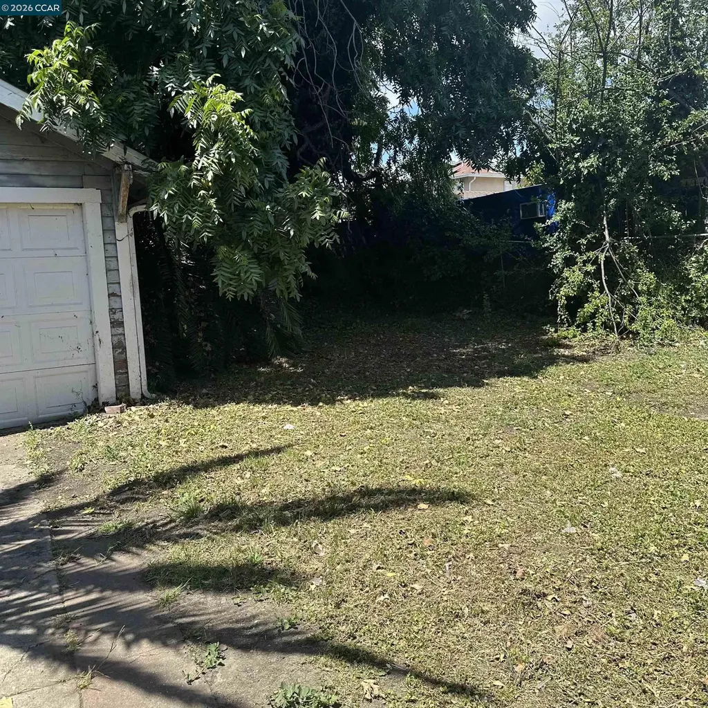 1605 90th Avenue Oakland CA 94603