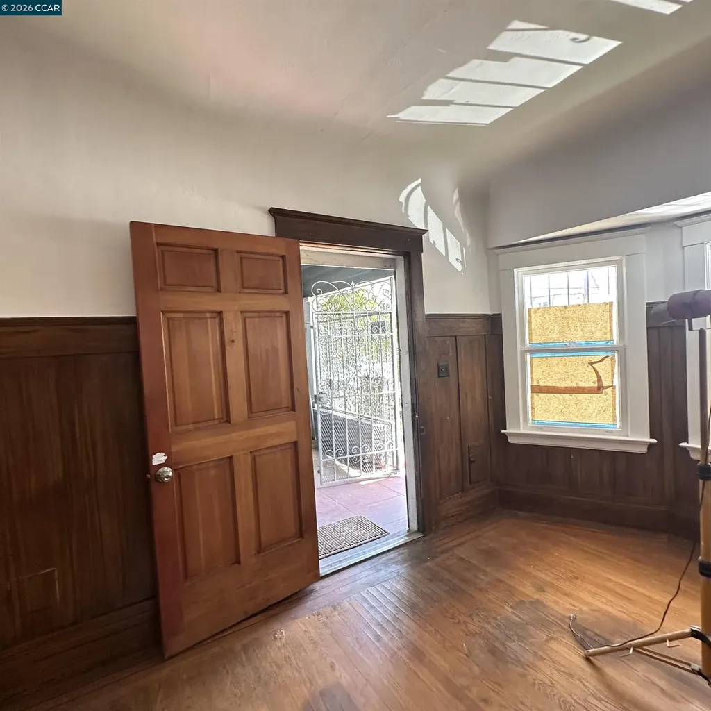 1605 90th Avenue Oakland CA 94603