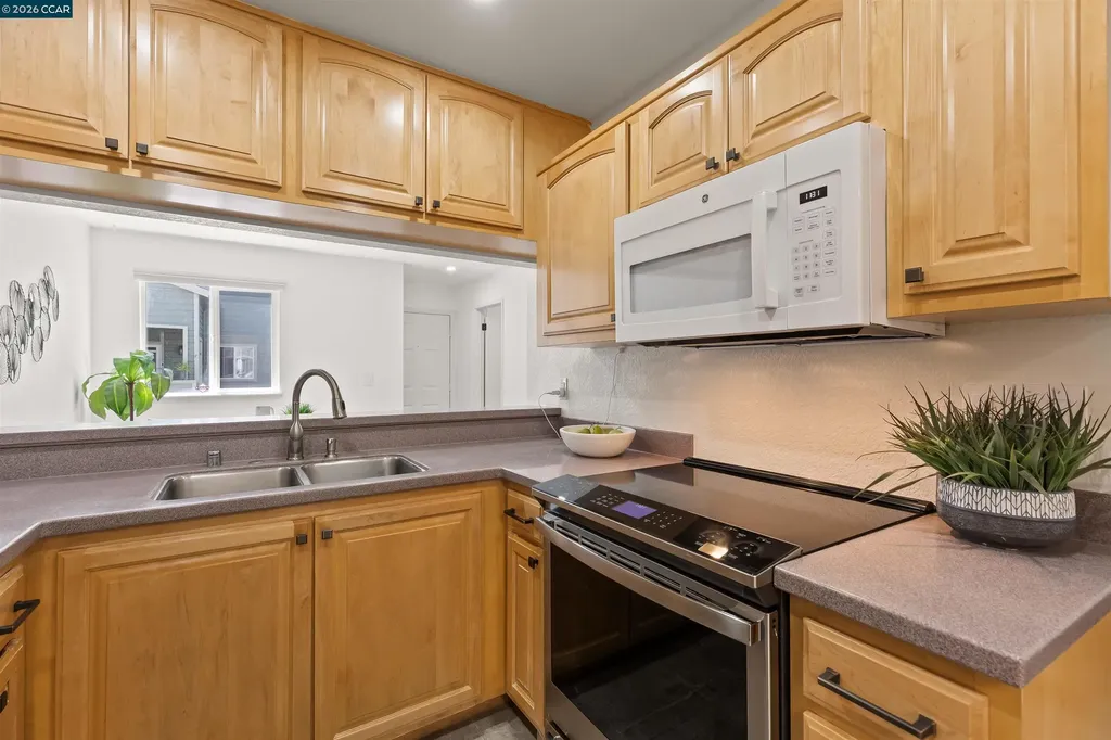 760 Canyon Oaks Drive Oakland CA 94605