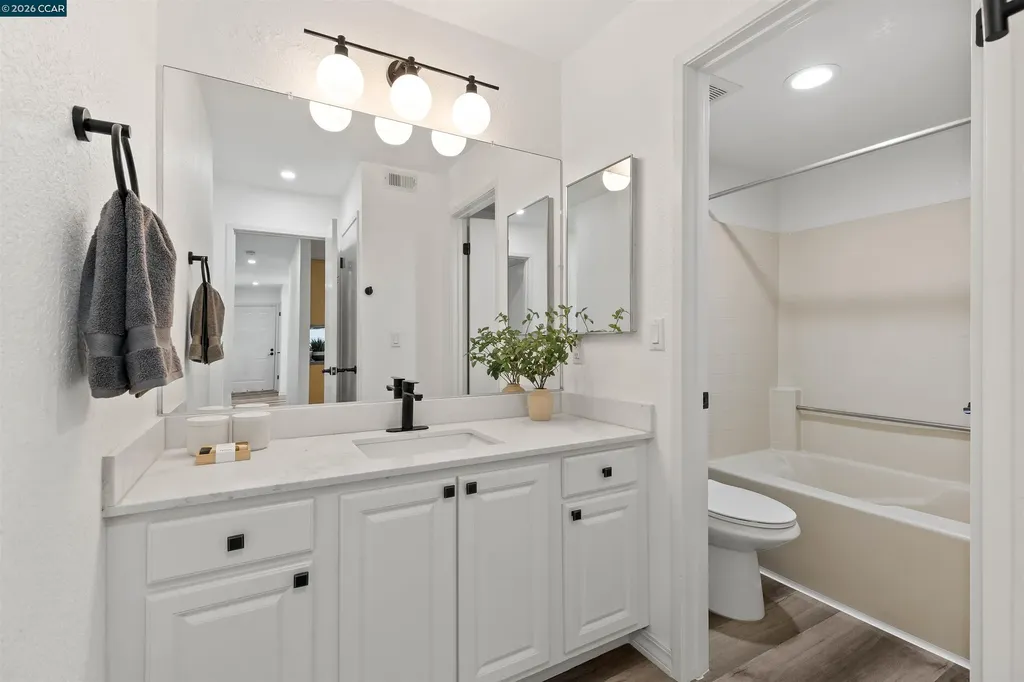 760 Canyon Oaks Drive Oakland CA 94605