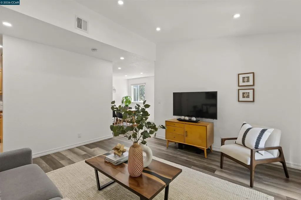 760 Canyon Oaks Drive Oakland CA 94605