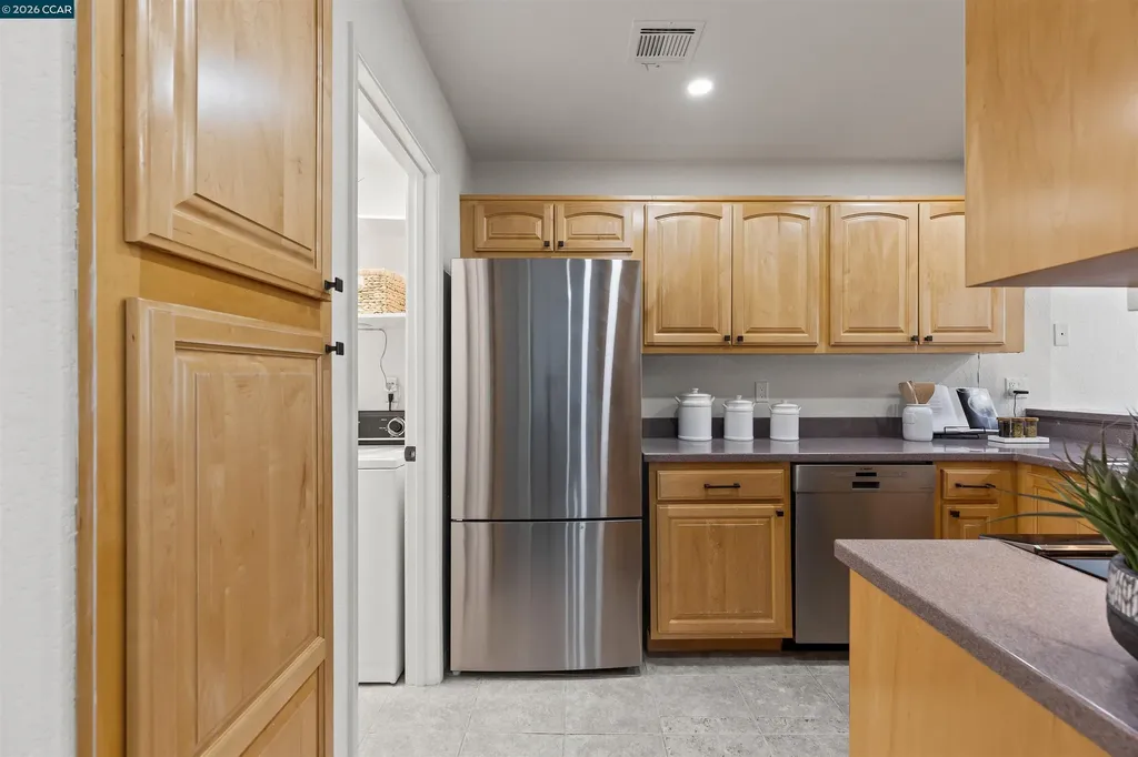 760 Canyon Oaks Drive Oakland CA 94605