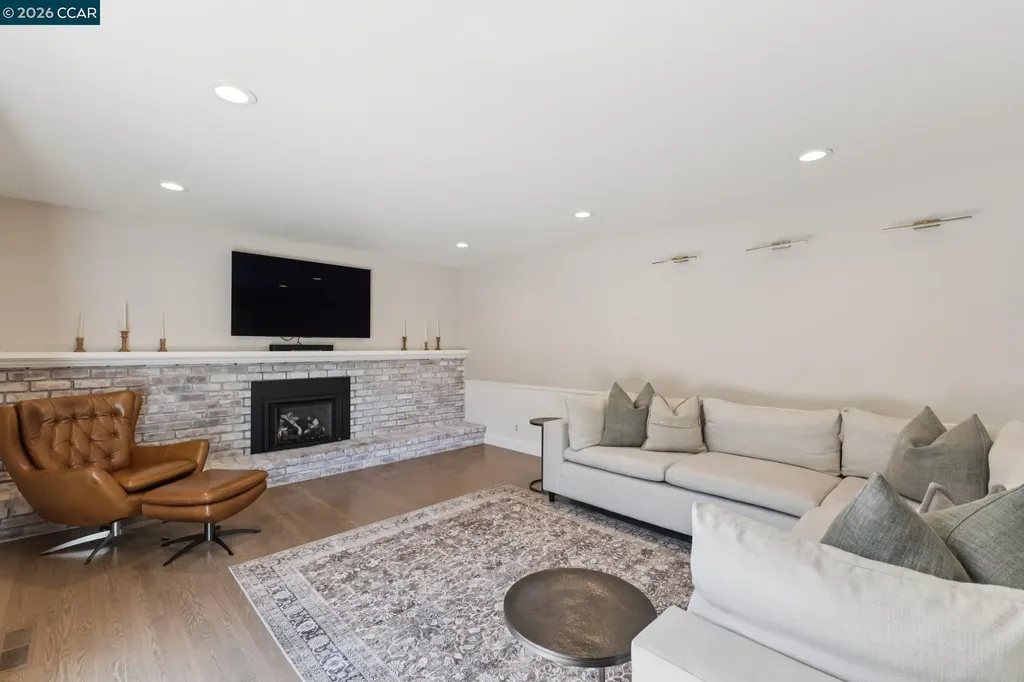 978 Kenston Drive Clayton CA 94517