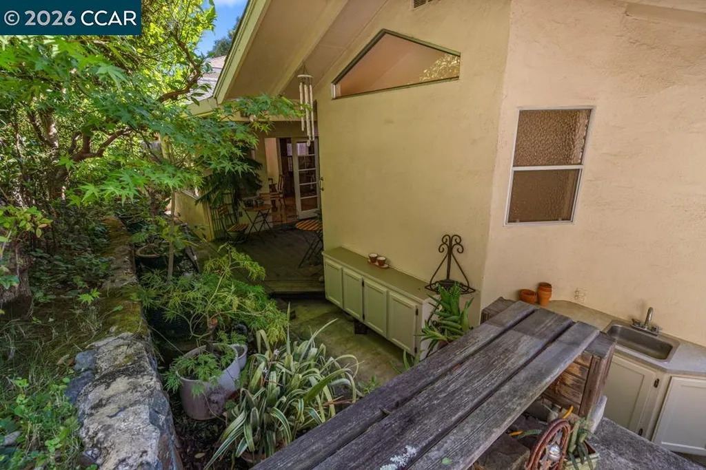 18508 Madison Avenue Castro Valley CA 94546