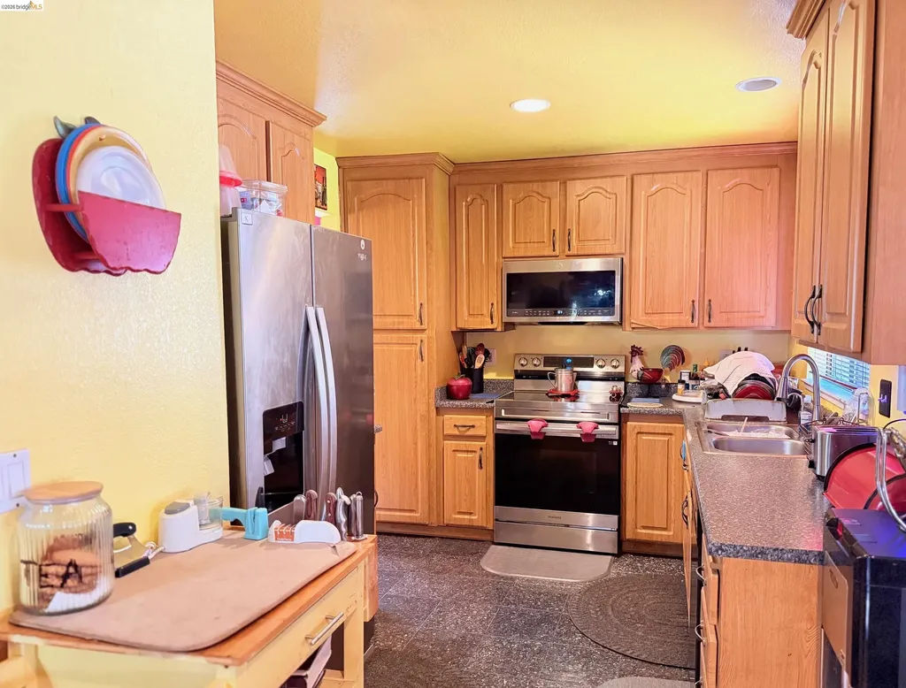 133 Meadowlark Way Hercules CA 94547