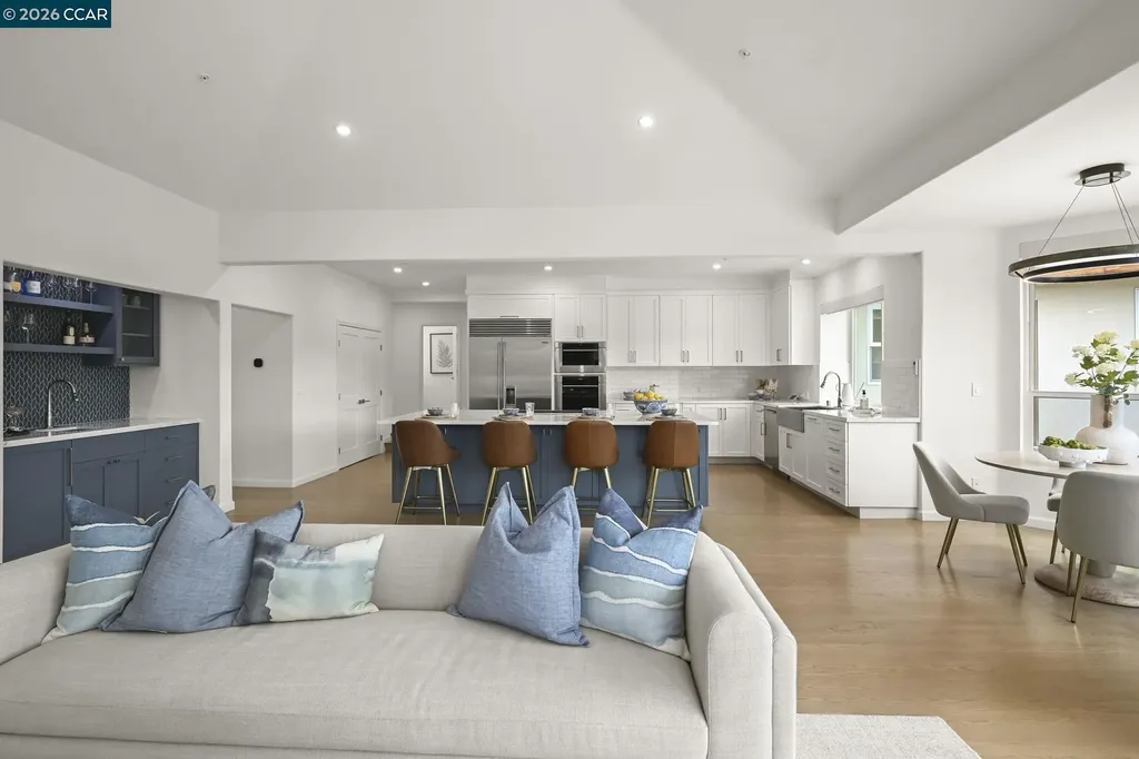 1 Oakview Terrace Orinda CA 94563