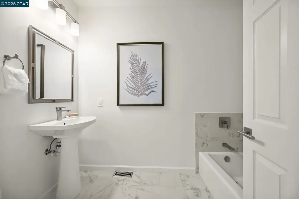1 Oakview Terrace Orinda CA 94563