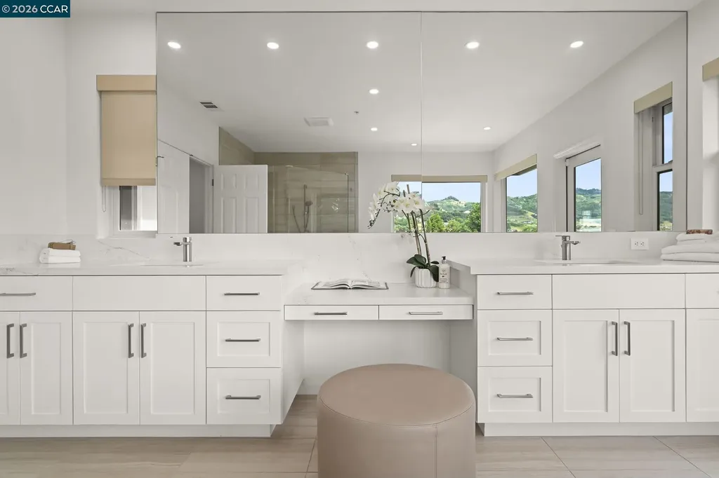 1 Oakview Terrace Orinda CA 94563