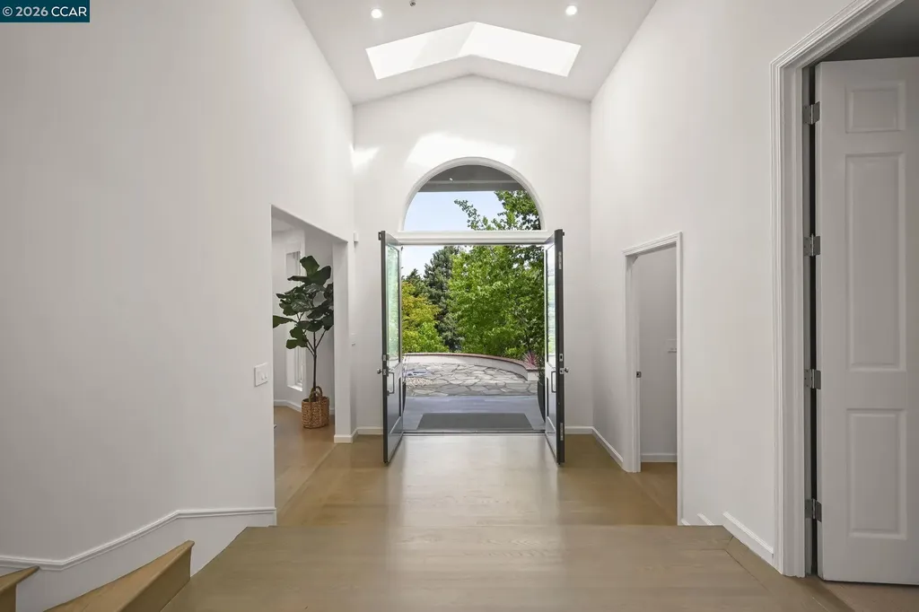 1 Oakview Terrace Orinda CA 94563