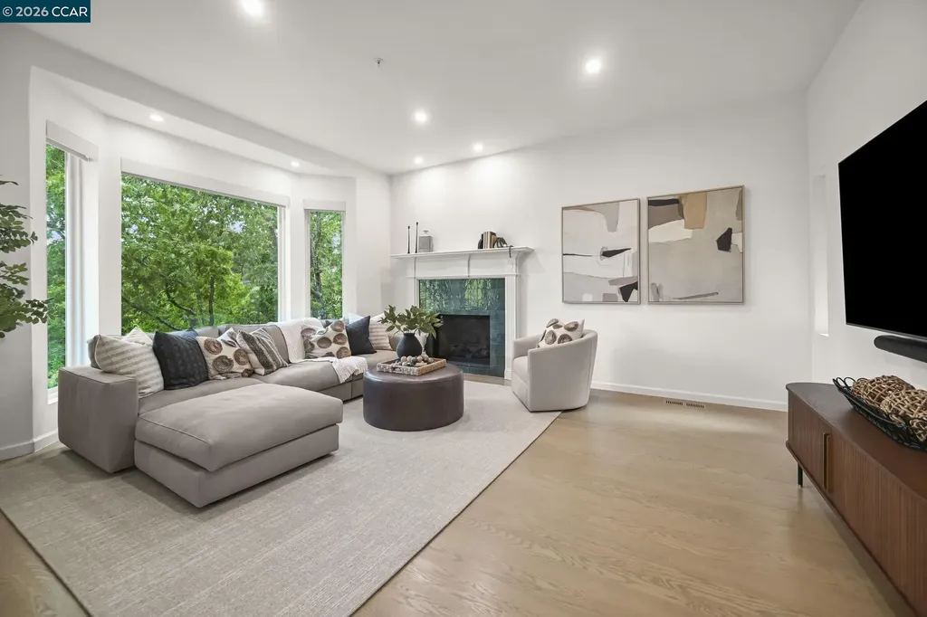 1 Oakview Terrace Orinda CA 94563