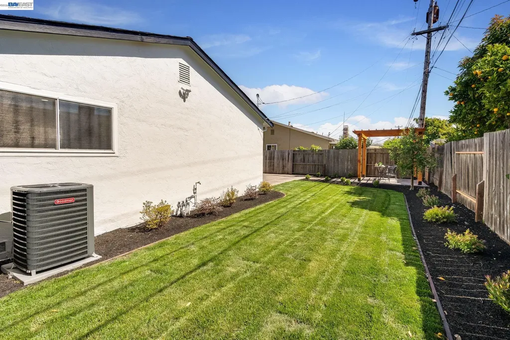 25589 Belhaven Street Hayward CA 94545