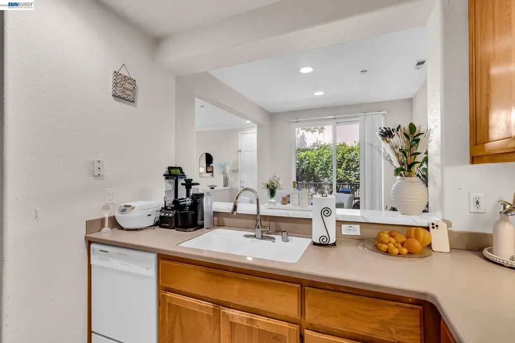 1473 Tucker Street Oakland CA 94603