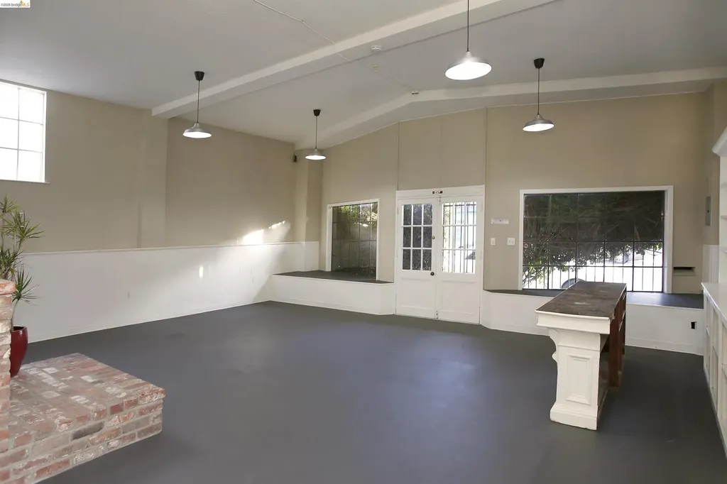 2946 Macarthur Boulevard Oakland CA 94602