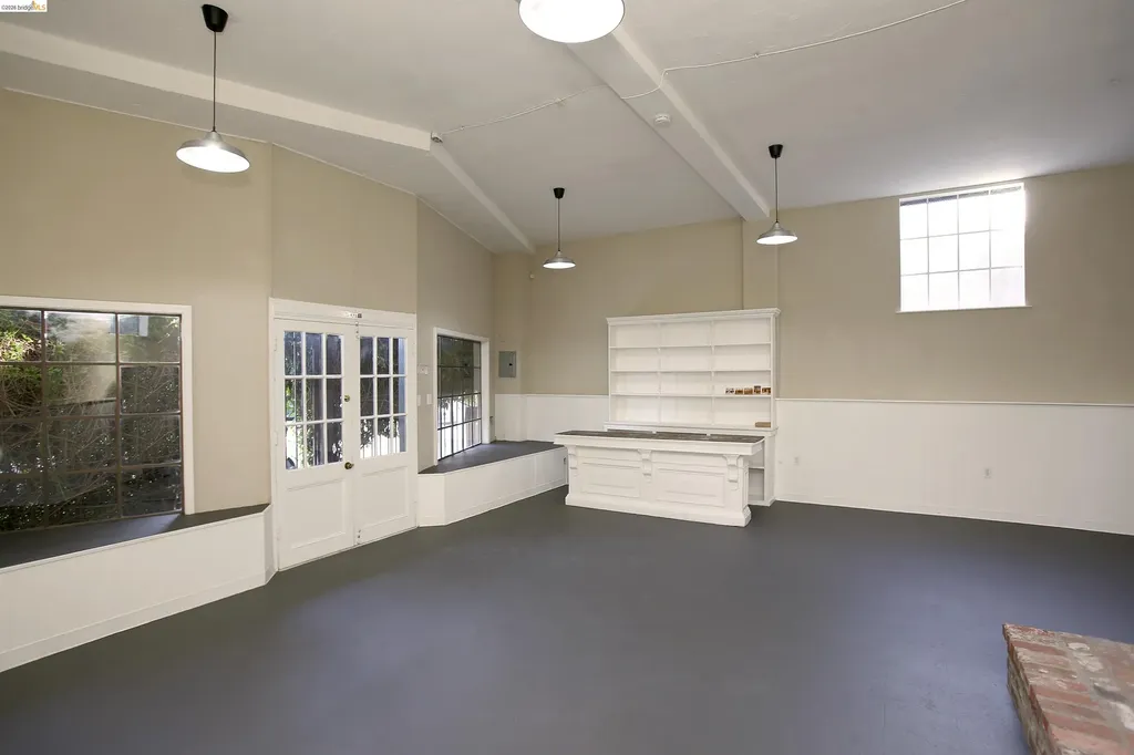 2946 Macarthur Boulevard Oakland CA 94602