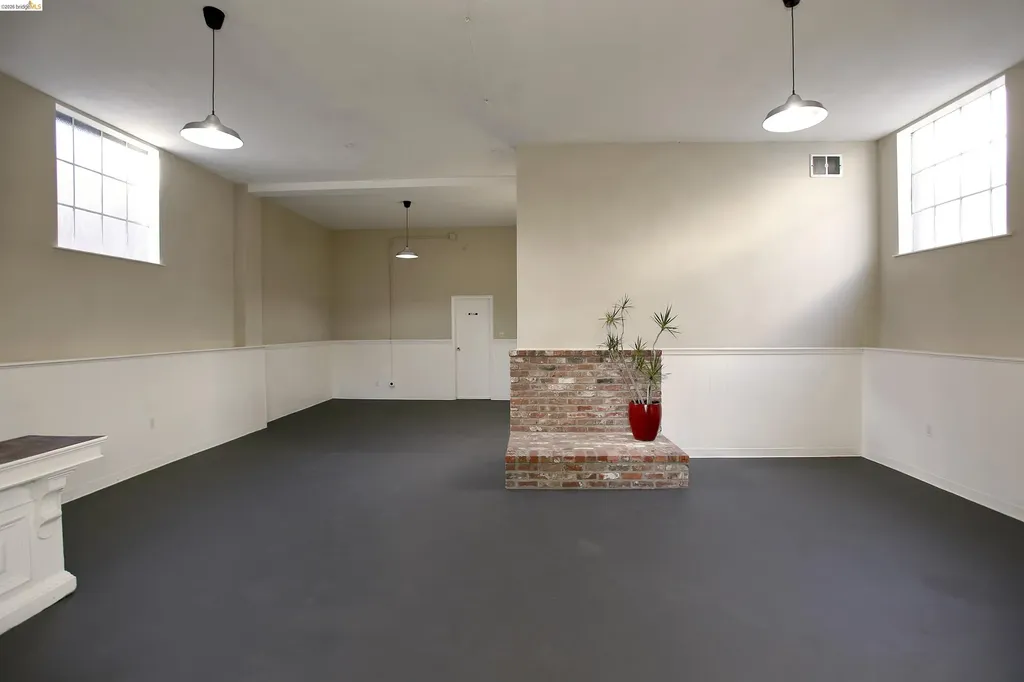 2946 Macarthur Boulevard Oakland CA 94602