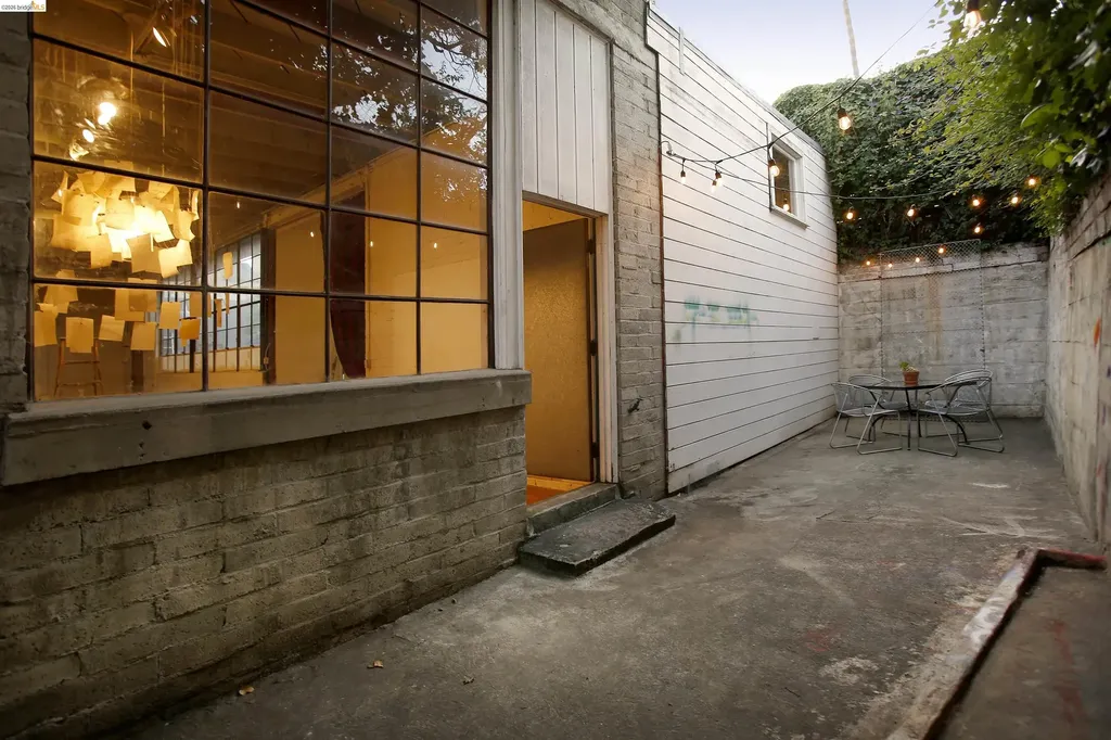 2946 Macarthur Boulevard Oakland CA 94602
