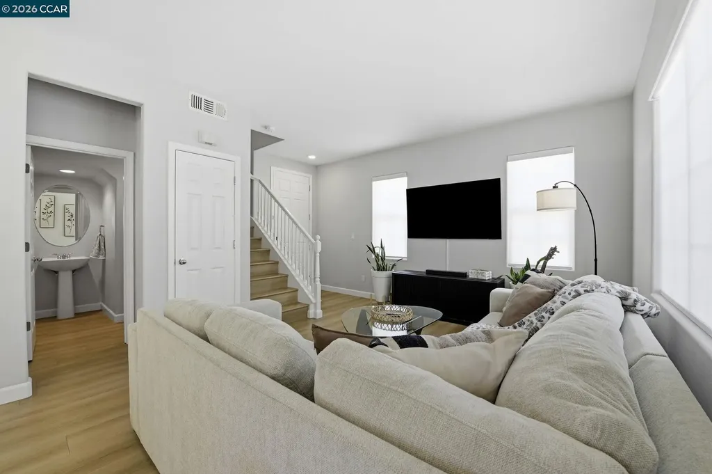 769 Plantation Lane Hayward CA 94544