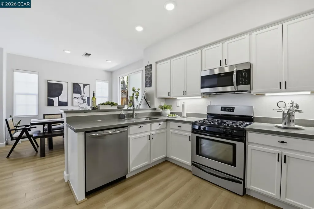 769 Plantation Lane Hayward CA 94544