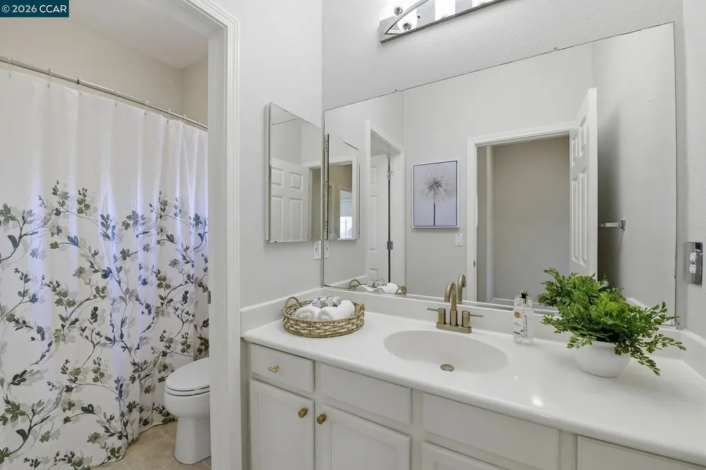 769 Plantation Lane Hayward CA 94544