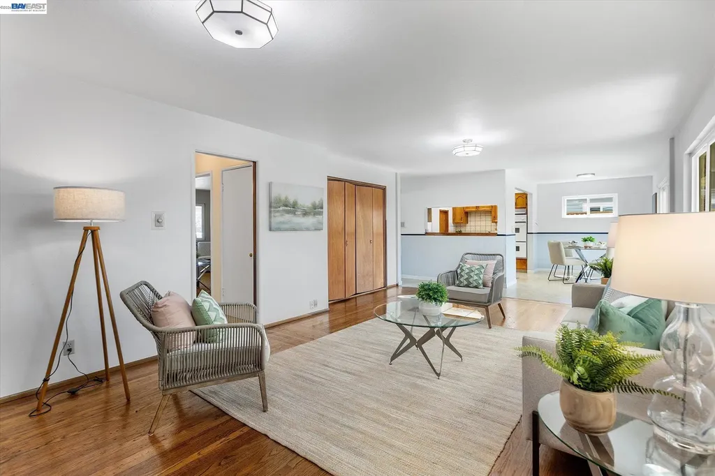 156 Mecartney Road Alameda CA 94502
