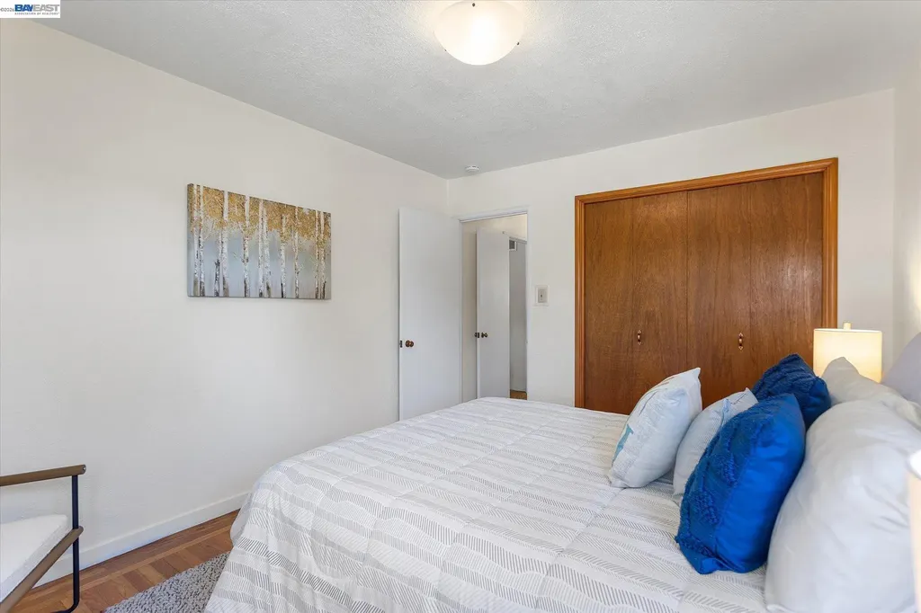 156 Mecartney Road Alameda CA 94502