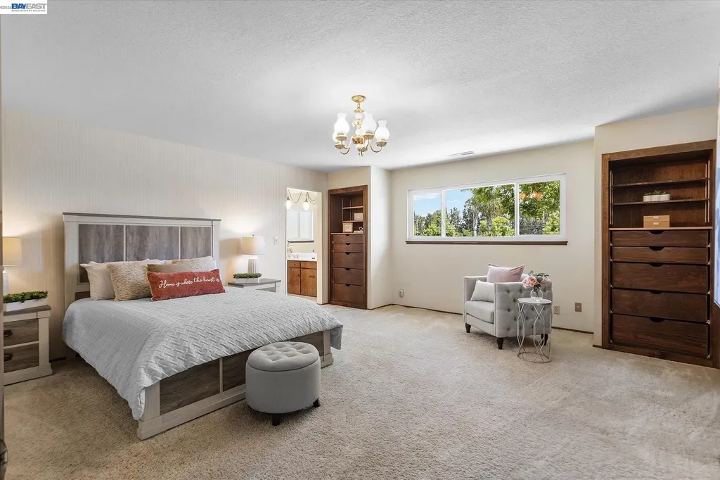 156 Mecartney Road Alameda CA 94502