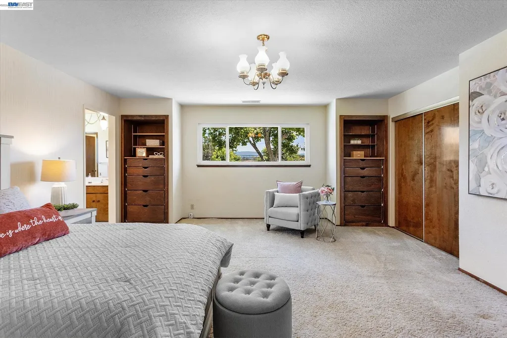156 Mecartney Road Alameda CA 94502