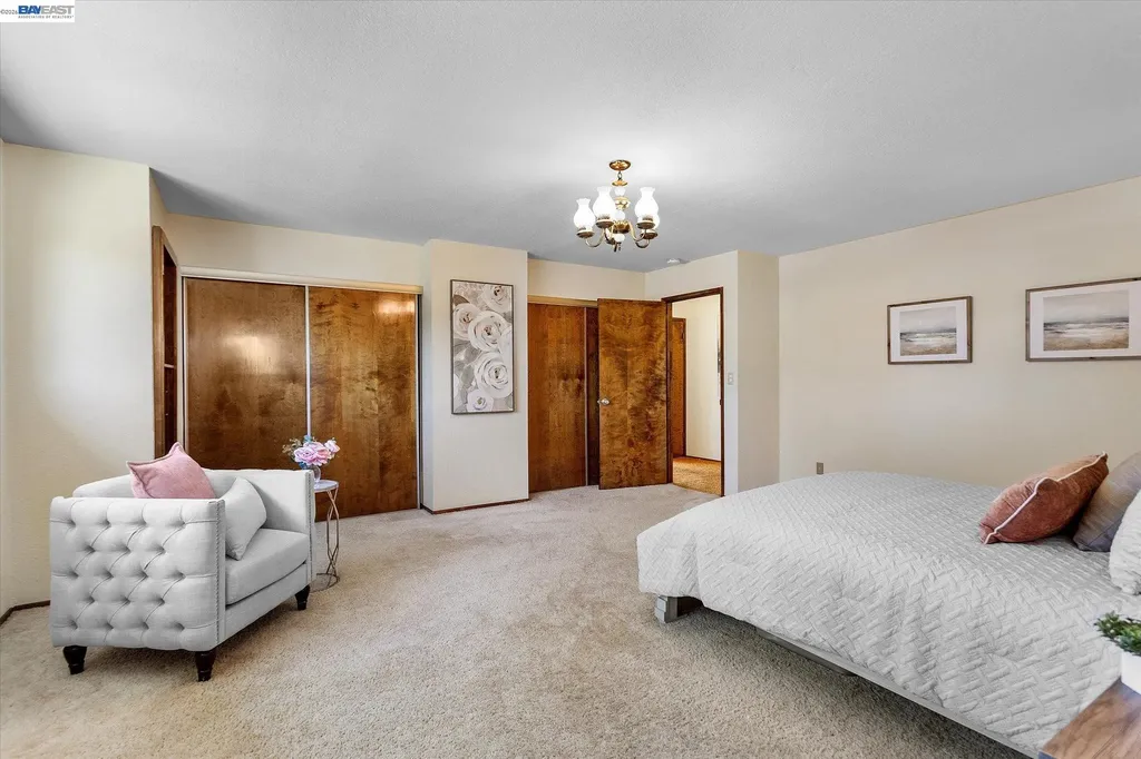 156 Mecartney Road Alameda CA 94502