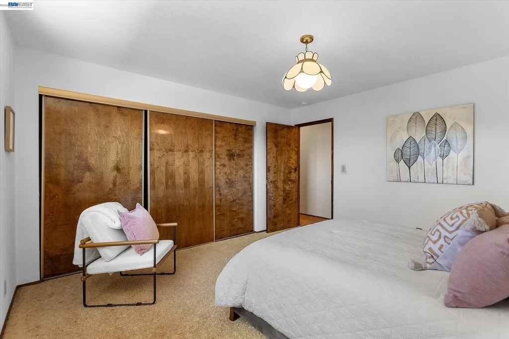 156 Mecartney Road Alameda CA 94502