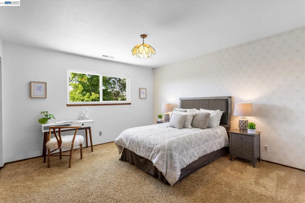 156 Mecartney Road Alameda CA 94502