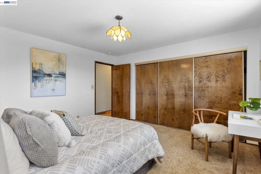 156 Mecartney Road Alameda CA 94502