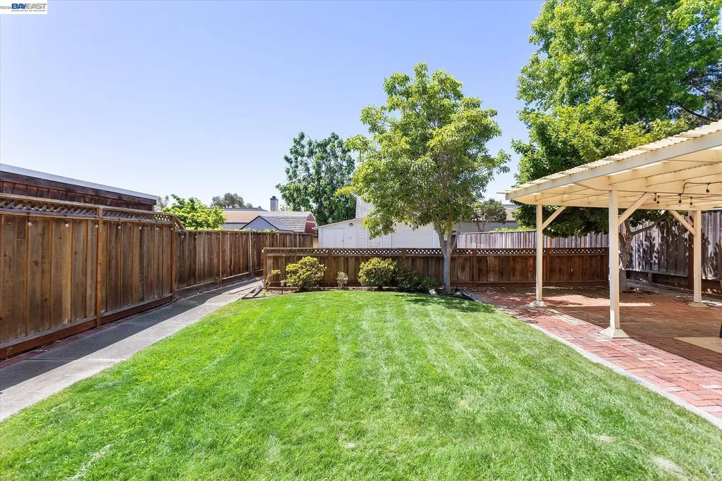 156 Mecartney Road Alameda CA 94502