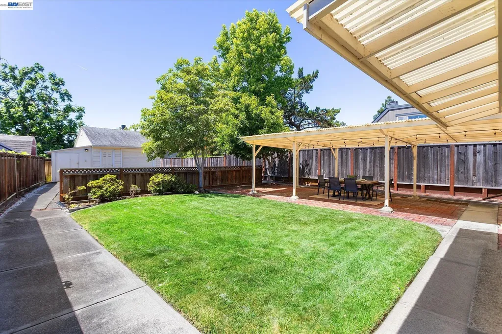 156 Mecartney Road Alameda CA 94502