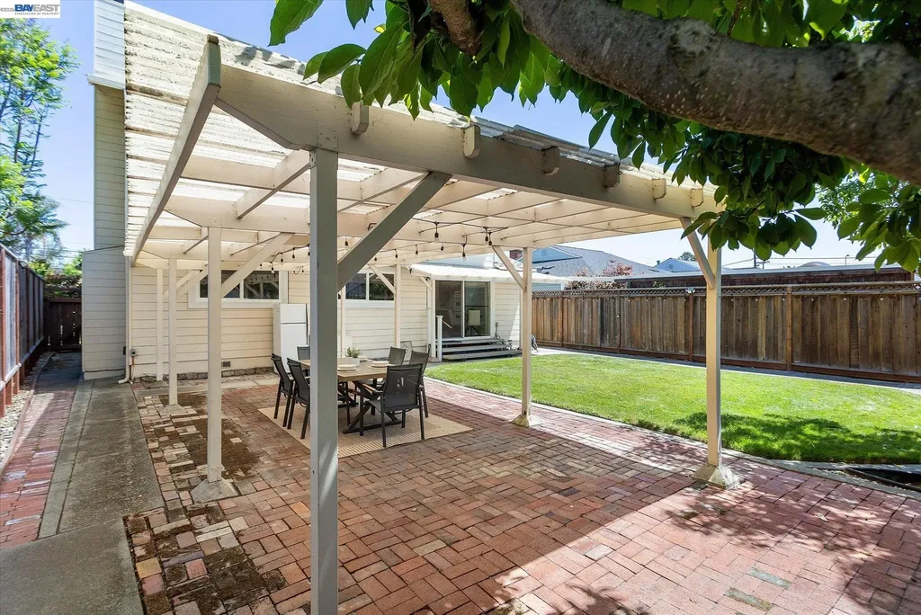 156 Mecartney Road Alameda CA 94502