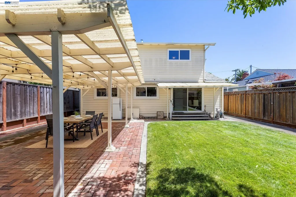 156 Mecartney Road Alameda CA 94502