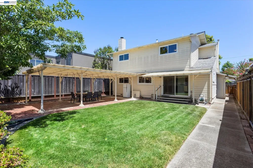 156 Mecartney Road Alameda CA 94502