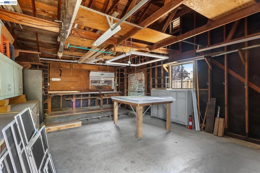 156 Mecartney Road Alameda CA 94502