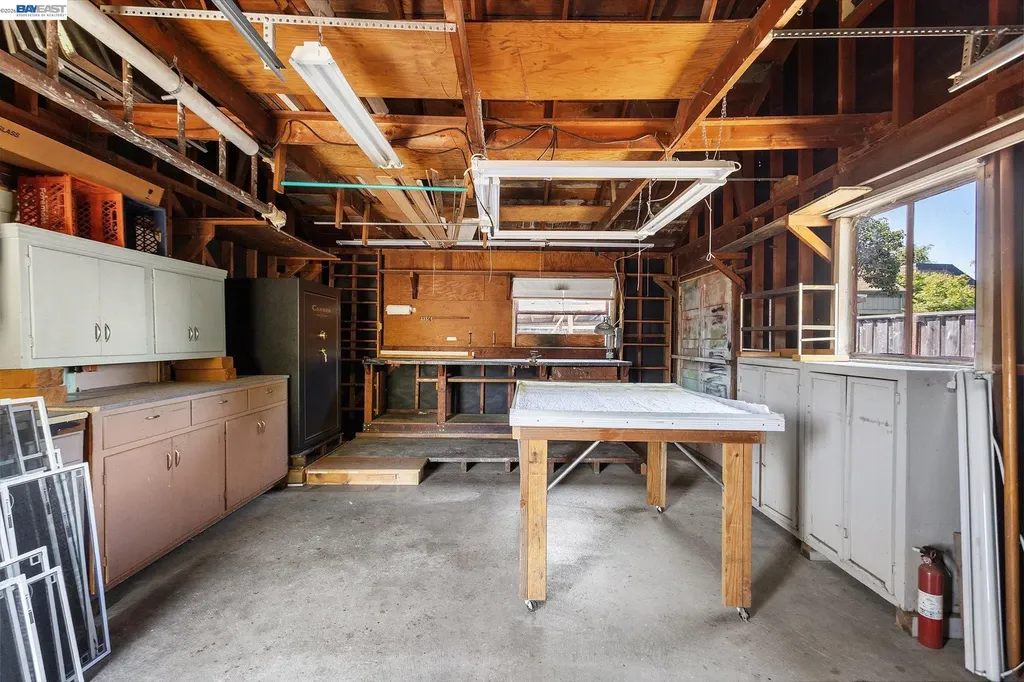156 Mecartney Road Alameda CA 94502