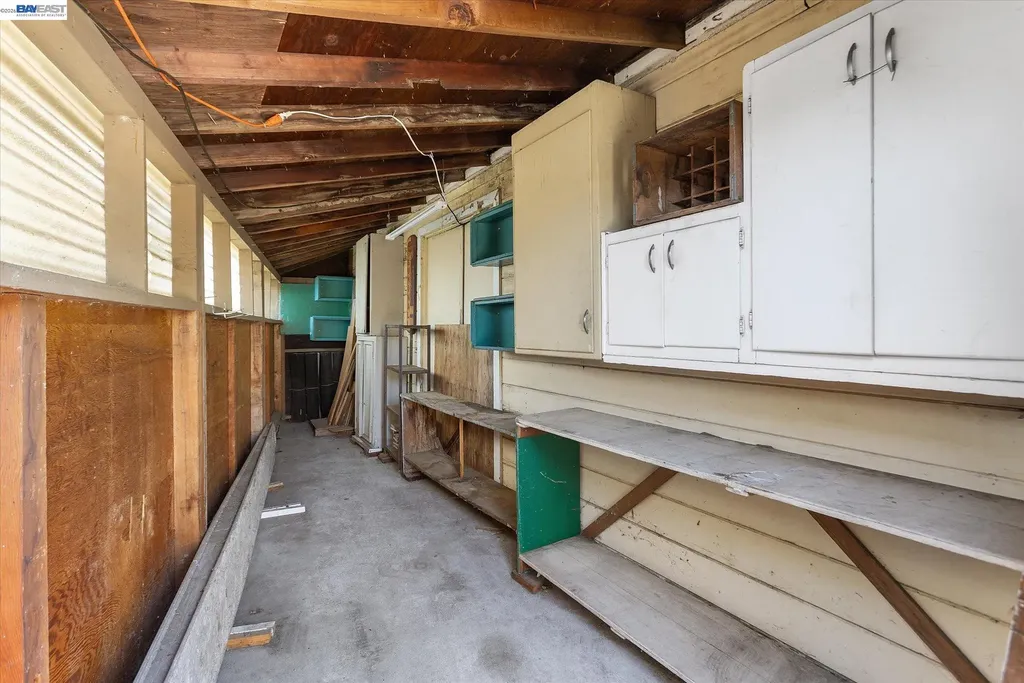 156 Mecartney Road Alameda CA 94502