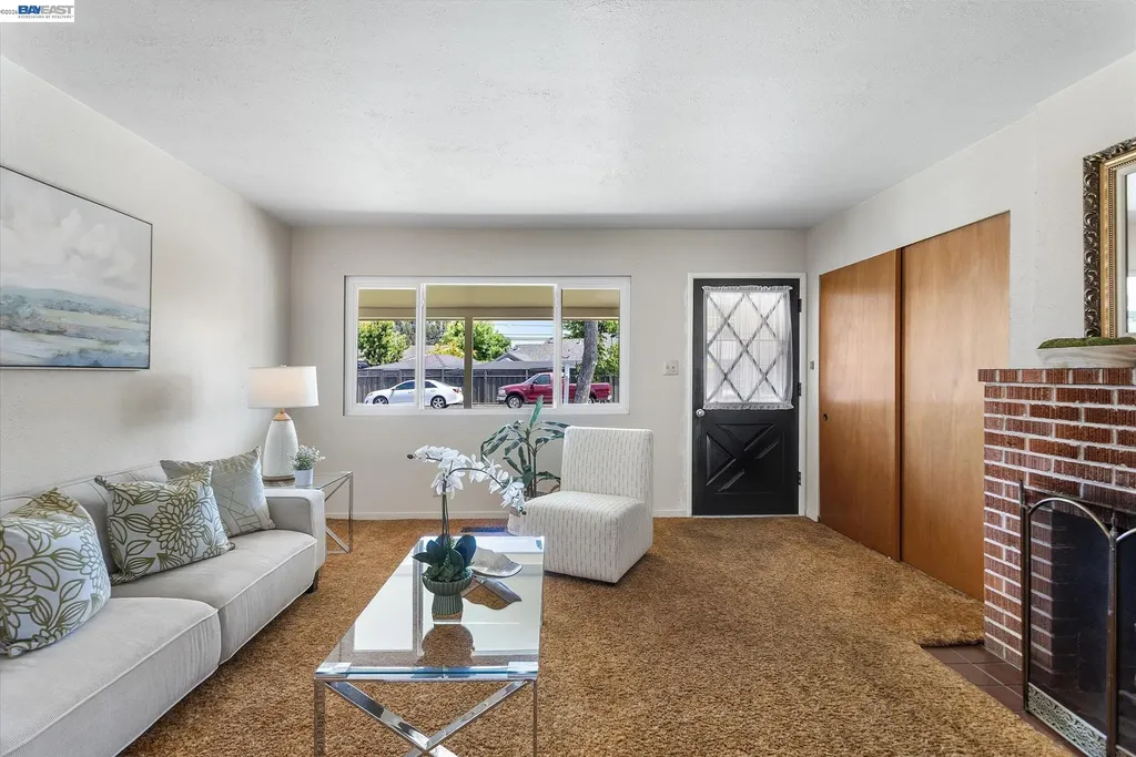 156 Mecartney Road Alameda CA 94502