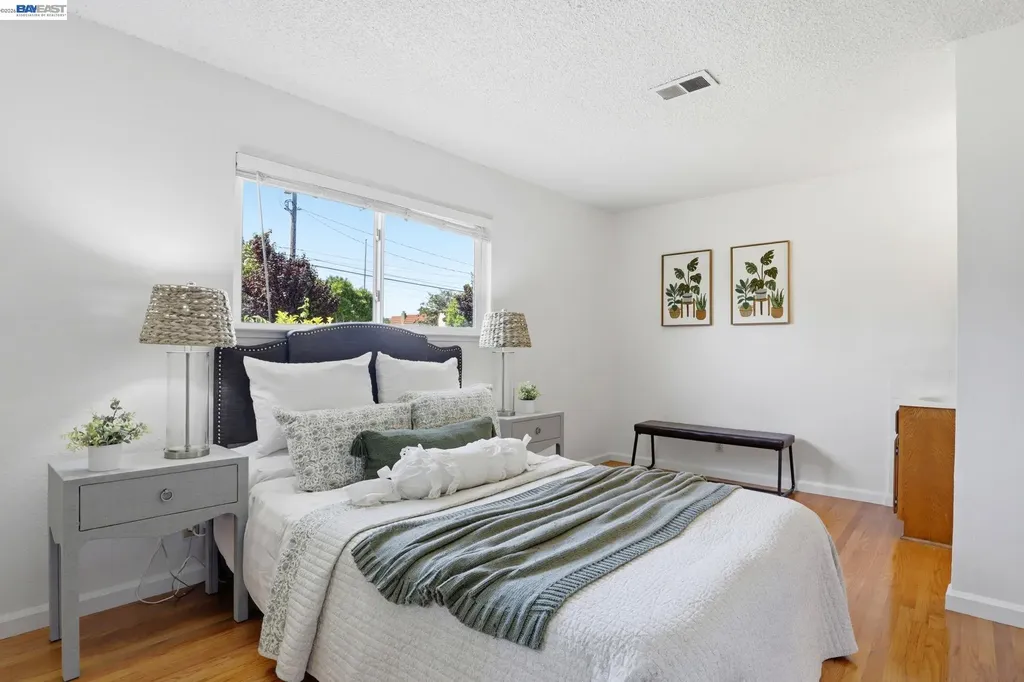 2339 Belvedere Avenue San Leandro CA 94577