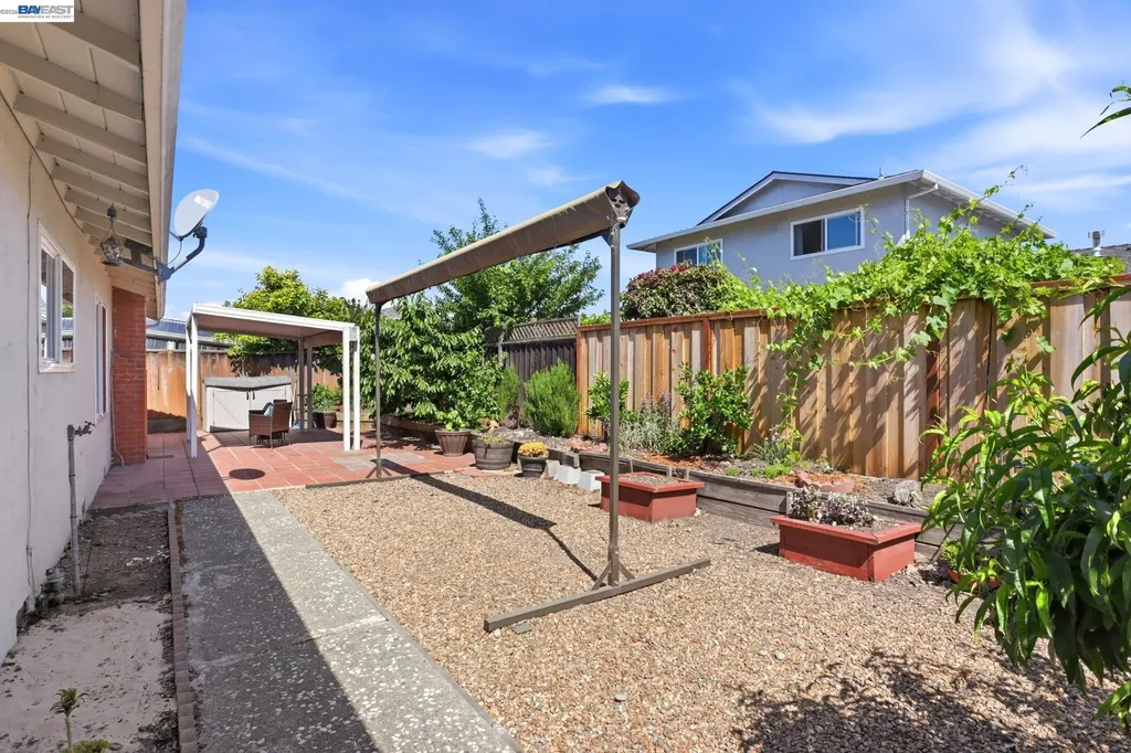 2339 Belvedere Avenue San Leandro CA 94577