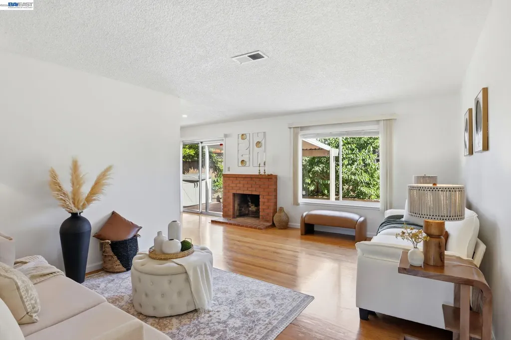 2339 Belvedere Avenue San Leandro CA 94577