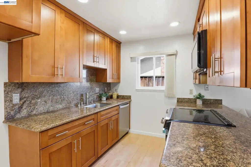 2339 Belvedere Avenue San Leandro CA 94577