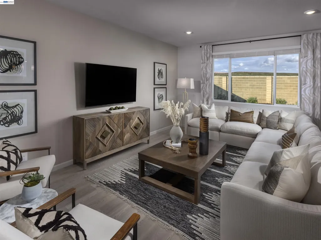 617 Channel Circle Oakley CA 94561