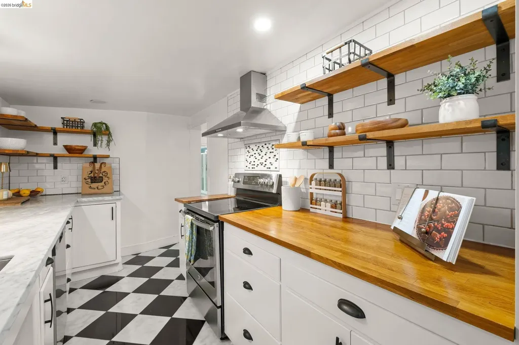 2647 Monterey Boulevard Oakland CA 94602