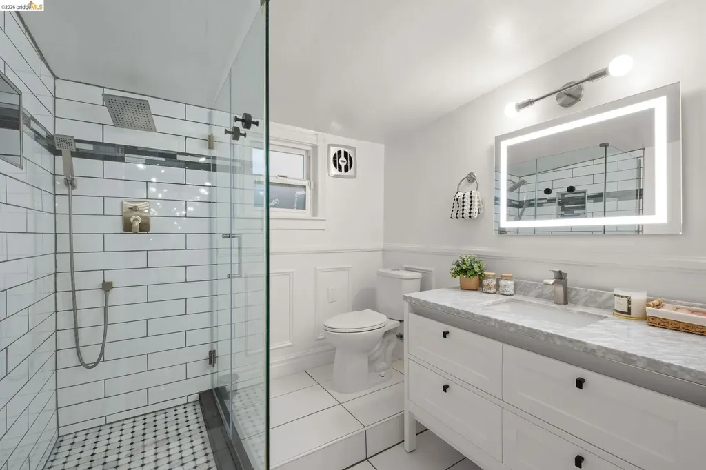 2647 Monterey Boulevard Oakland CA 94602