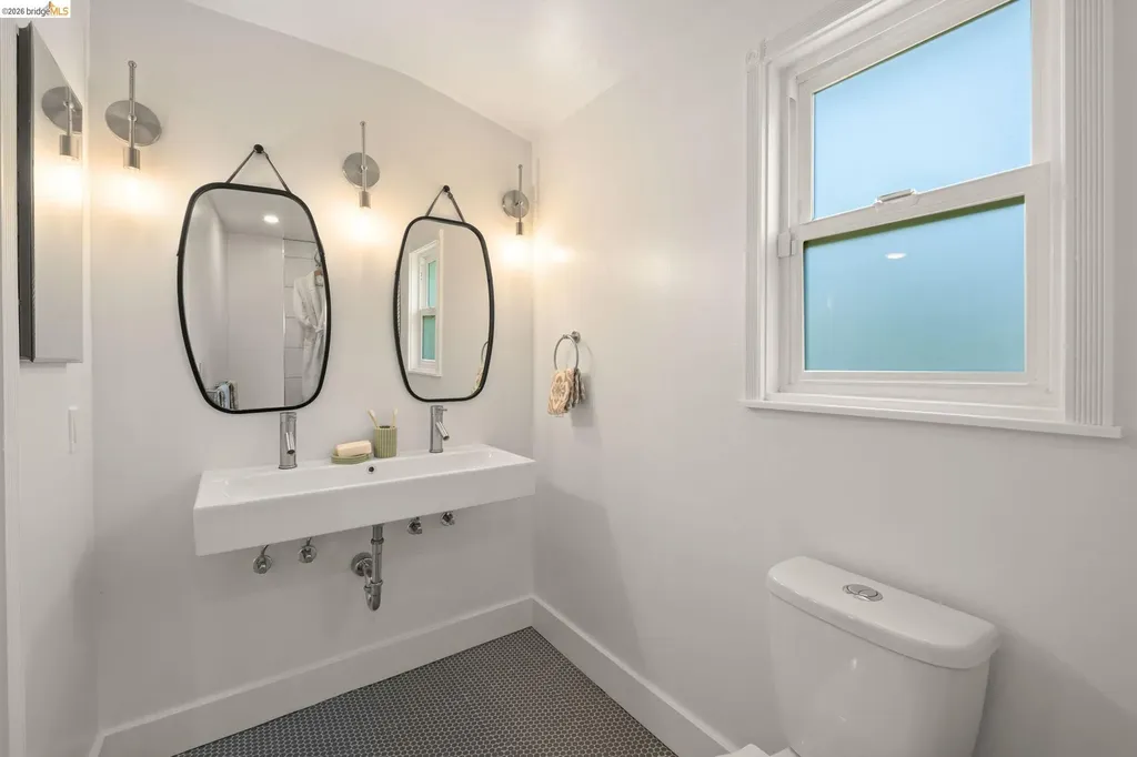 2647 Monterey Boulevard Oakland CA 94602