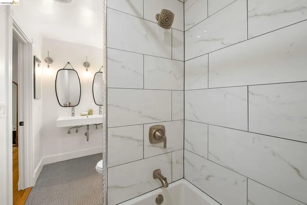 2647 Monterey Boulevard Oakland CA 94602